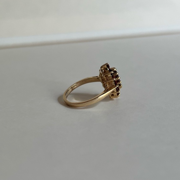 Vintage Garnet Navette Ring, Marquise Ring, Genuine Gold and Gemstones - Picture 3 of 8